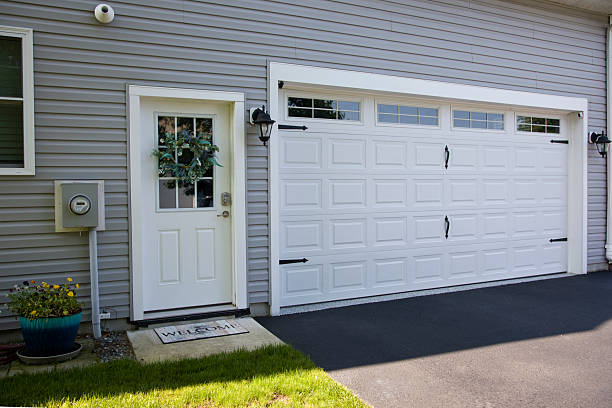 24/7 Emergency Garage Door Panel Replacement experts in Myrtletown, CA